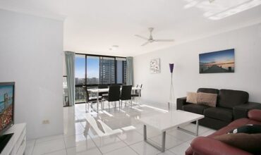 2 bedroom investment unit central Surfers Paradise